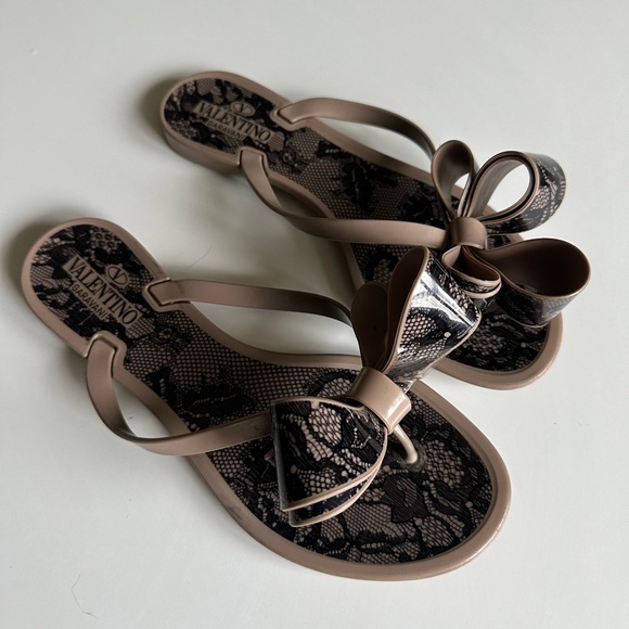 Valentino Garavani Shoes - Valentino Garavani Lace print pvc jelly sandals poudre beige tan black EU 35 5